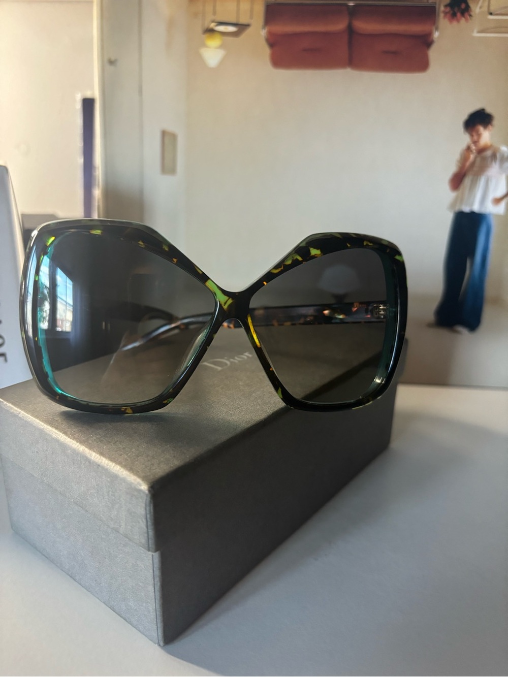 AUTHENTIC 100
Fendi sunglasses Rodo 3ccwar made in Italy brown/turquoise FF0092S